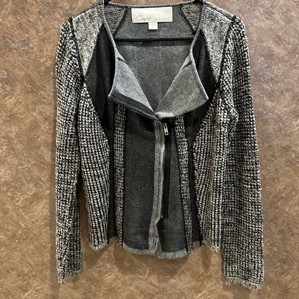Curio sweater